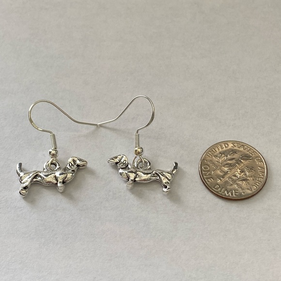 Cute Wiener (dachshund)Dog - Picture 2 of 4